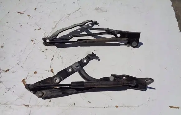 KIA Venga Tailgate/trunk/boot hinge
