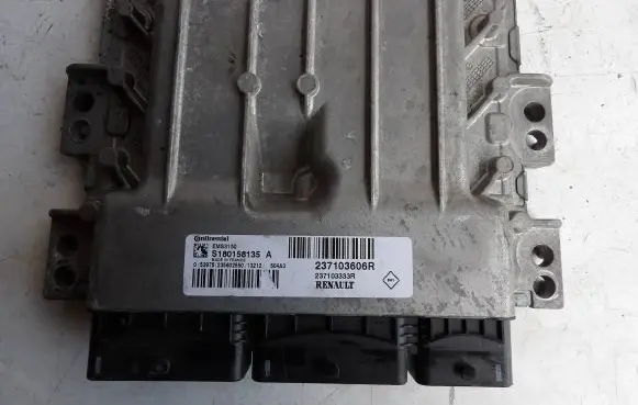 Renault Captur Engine control unit/module 237103333R 237103606R S180158135A
