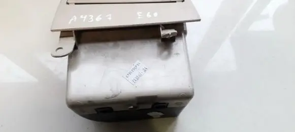 BMW 5 E60 E61 Glove box 585300105 5853-001-05