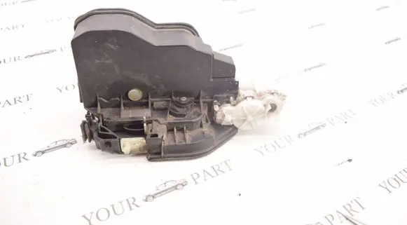 BMW X3 F25 Front door lock 7283627 A053702