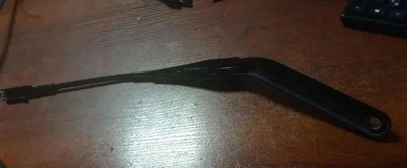 BMW 1 E81 E87 Front wiper blade arm 7169974