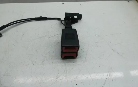 Citroen C5 Middle seatbelt (rear) 96561757XT
