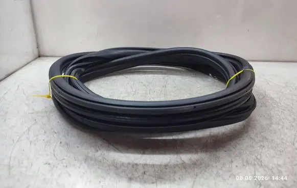 BMW X4 F26 Rear door rubber seal (on body)