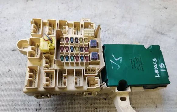 Lexus IS 200-300 Other control units/modules 8922153030 2440000060