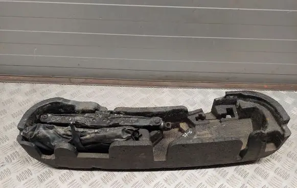 Audi A3 S3 8V Tool box 8V5012109E 8V0011031A