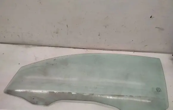 Volvo C30 Front door window glass four-door 43R00050