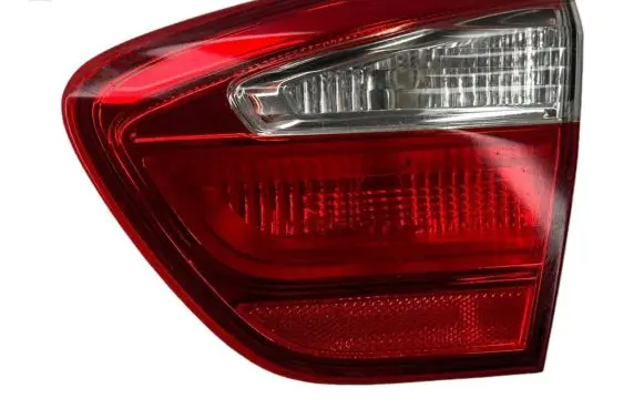 KIA Rio Tailgate rear/tail lights 924041W2