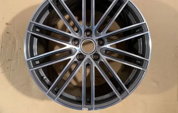 Porsche Panamera (971) R21 alloy rim 