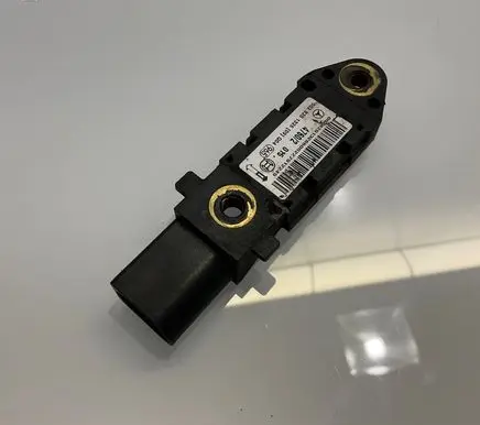 Mercedes-Benz E W211 Airbag deployment crash/impact sensor 0028201326 A0028201326