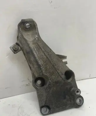 BMW 1 E81 E87 Engine mounting bracket 676030704 9119631 24168110