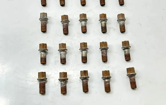 Volkswagen PASSAT B8 Nuts/bolts 