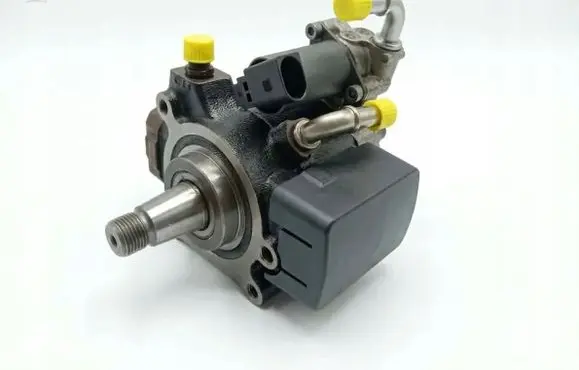 Audi A3 S3 8P Fuel injection high pressure pump 03L130755AL