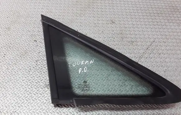Volkswagen Touran I Front triangle window/glass 
