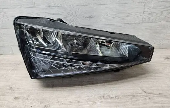 Skoda Scala Headlight/headlamp 657941016