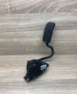 Volkswagen Sharan Accelerator throttle pedal 7M4721603B YM219F836GA