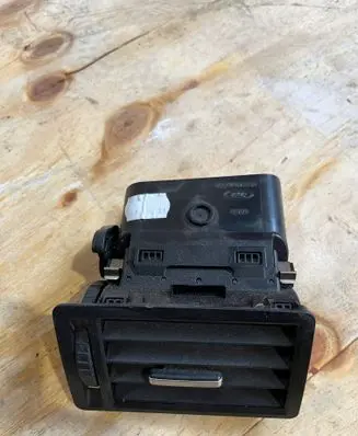 Ford Focus C-MAX Dash center air vent grill 4794002 1001649
