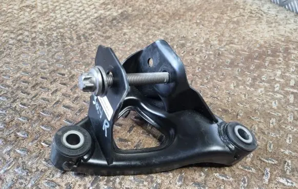 Tesla Model Y Engine mounting bracket 111023200C