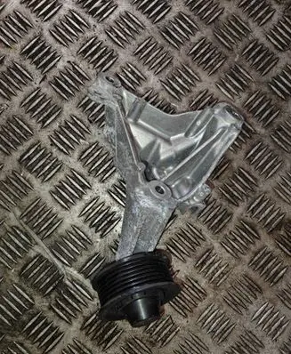 Nissan Qashqai J12 Generator/alternator bracket 8200518424