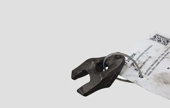 Peugeot 208 I Fuel Injector clamp holder