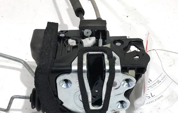 KIA Picanto Front door lock