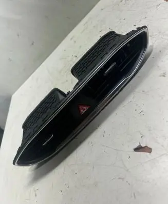 Hyundai Santa Fe Dash center air vent grill