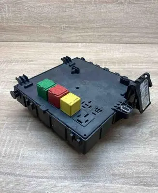 Opel Signum Fuse module 13205776 460023260
