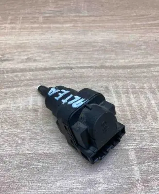 Volkswagen Touran I Brake pedal sensor switch 6Q0945511