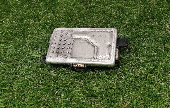 Mercedes-Benz E W212 Heater blower fan relay A2128702110 5HL01038411