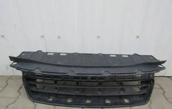 Honda Civic X Front bumper upper radiator grill 71107-SNB-90