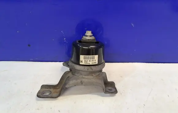 Volvo S60 Engine mount bracket 30671245 6G926F012DD