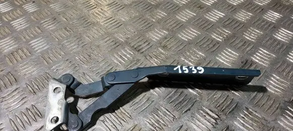 Engine bonnet/hood hinges