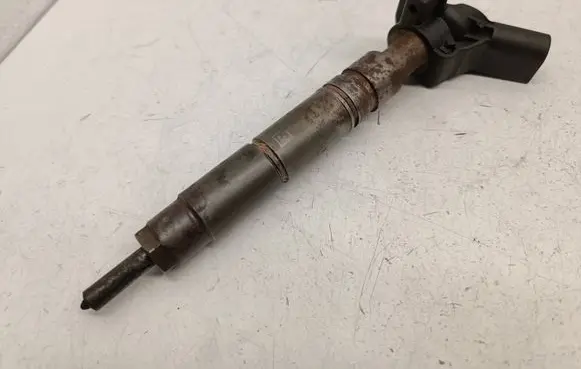 Fuel injector