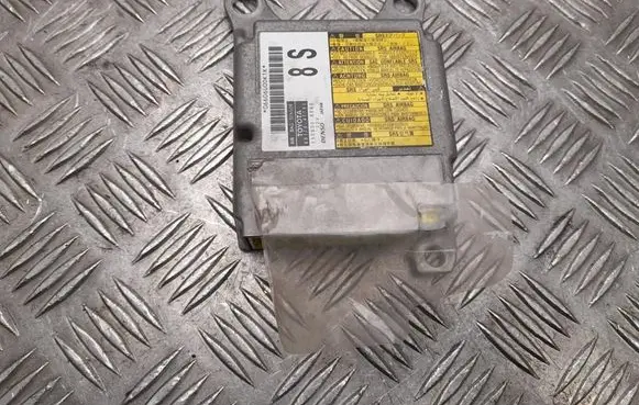 Toyota Prius+ (ZVW40) Airbag control unit/module 8917047760