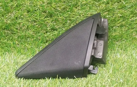 Mercedes-Benz CLS C219 Front door speaker cover trim A2197250198