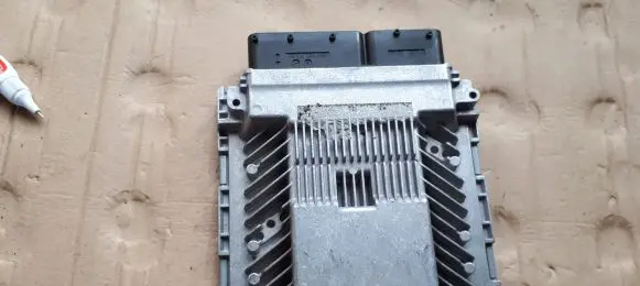 Audi A4 S4 B8 8K Engine control unit/module 8K0907551D