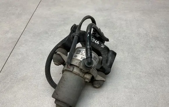 Opel Mokka X Vacuum pump 25954331