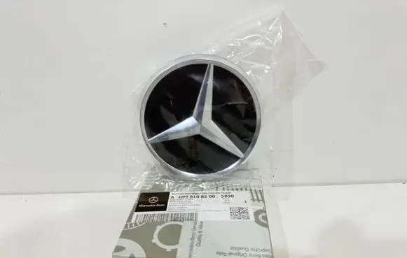 Mercedes-Benz E W238 Manufacturers badge/model letters A09981085005890