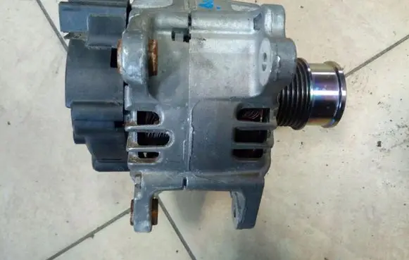 Audi A1 Generator/alternator 04E903015