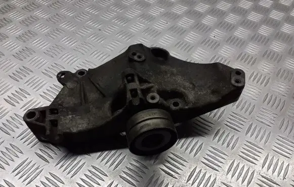 Renault Scenic II - Grand scenic II Generator/alternator bracket 8200100148