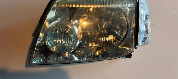 Nissan X-Trail T30 Headlight/headlamp 260608H90A
