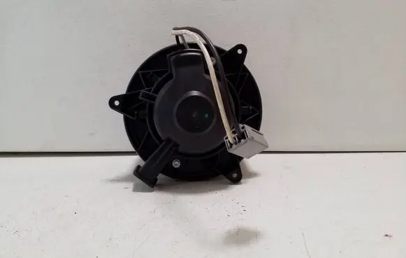 Chevrolet Orlando Heater fan/blower 13283815