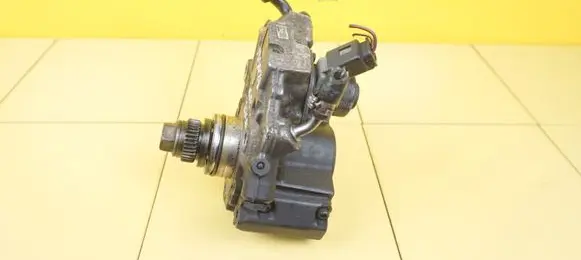 Mercedes-Benz E W212 Fuel injection high pressure pump A6510700801 651924