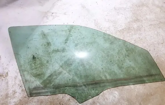 Peugeot 406 Front door window glass four-door