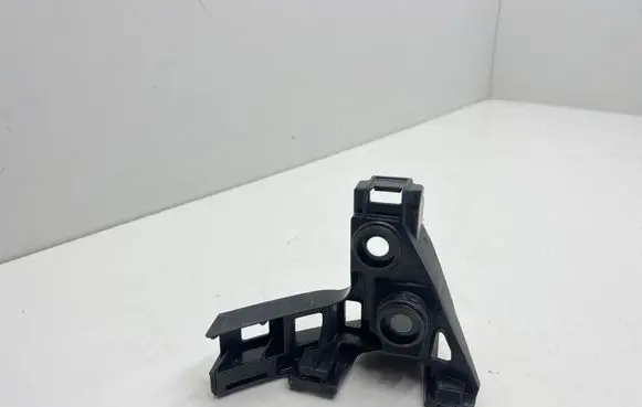 Rear bumper mounting bracket