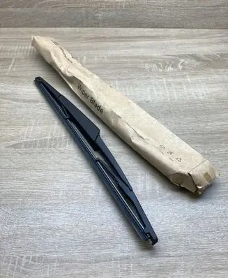 KIA Carnival Rear wiper blade 988504D001