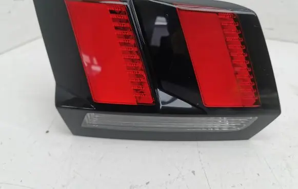 Peugeot 3008 II Tailgate rear/tail lights 9810477880
