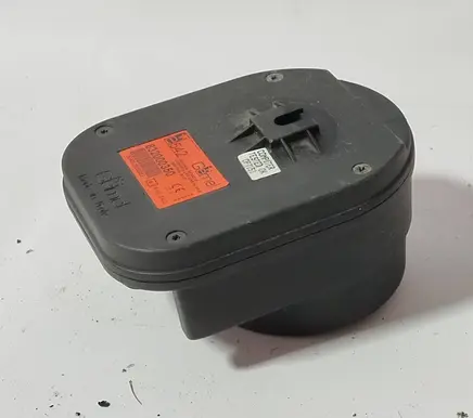 Mitsubishi Colt Horn signal 832000350