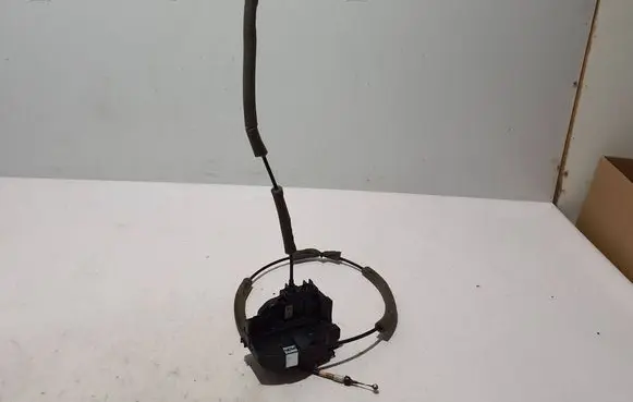 Renault Koleos II Rear door lock 825030470R