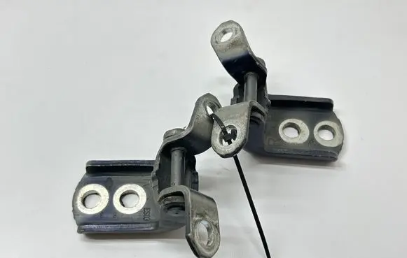Nissan Pulsar Front door hinge set 