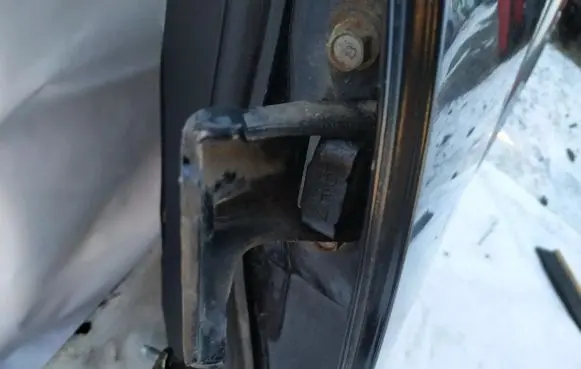 Subaru Outback Rear door lower hinge